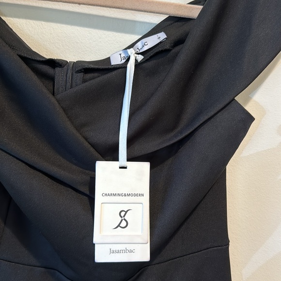 NWT Black cocktail fit and flare dress with pockets - Picture 3 of 10